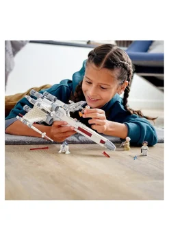 * Lego Star Wars Luke Skywalker's X-Wing Fighter Toy 75301* Lego