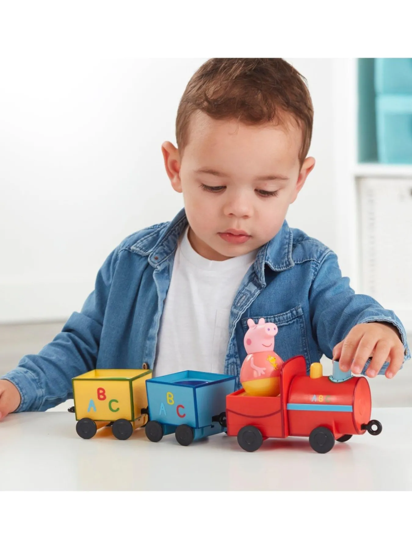 * Peppa Pig Weebles Pull Along Wobbily Train* Peppa Pig