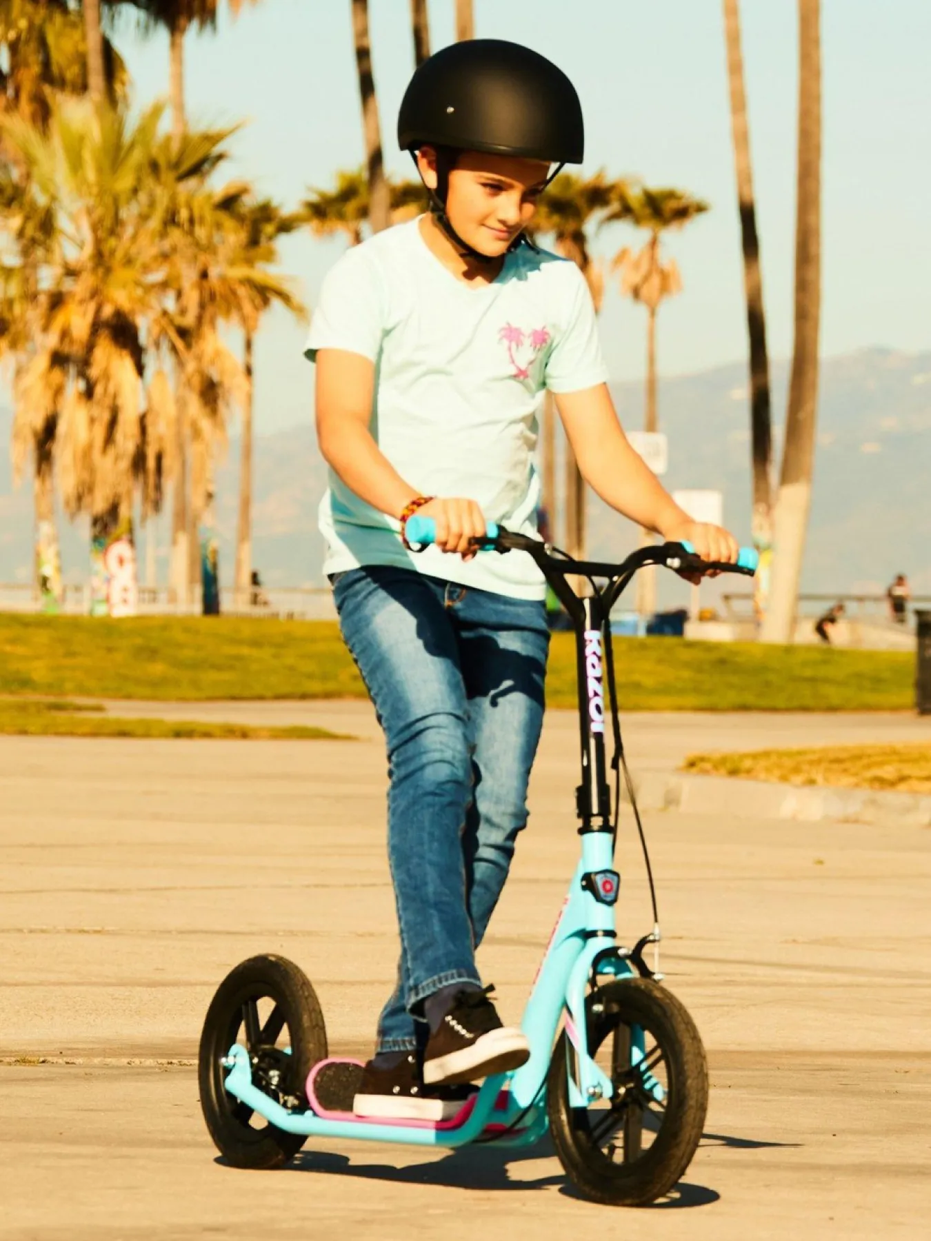 * Razor Flashback Scooter (Blue)* Razor