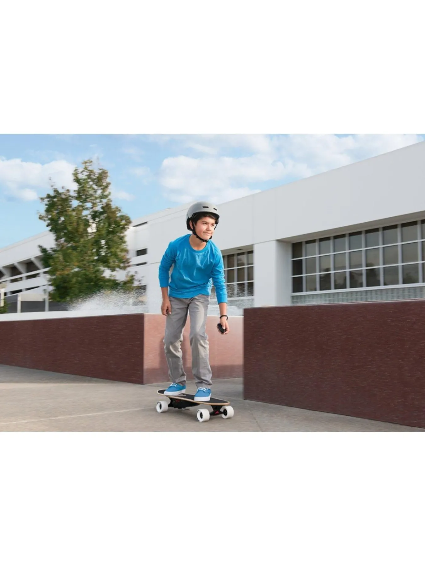 * Razor X Cruiser Lithium-Powered Electric Skateboard* Razor