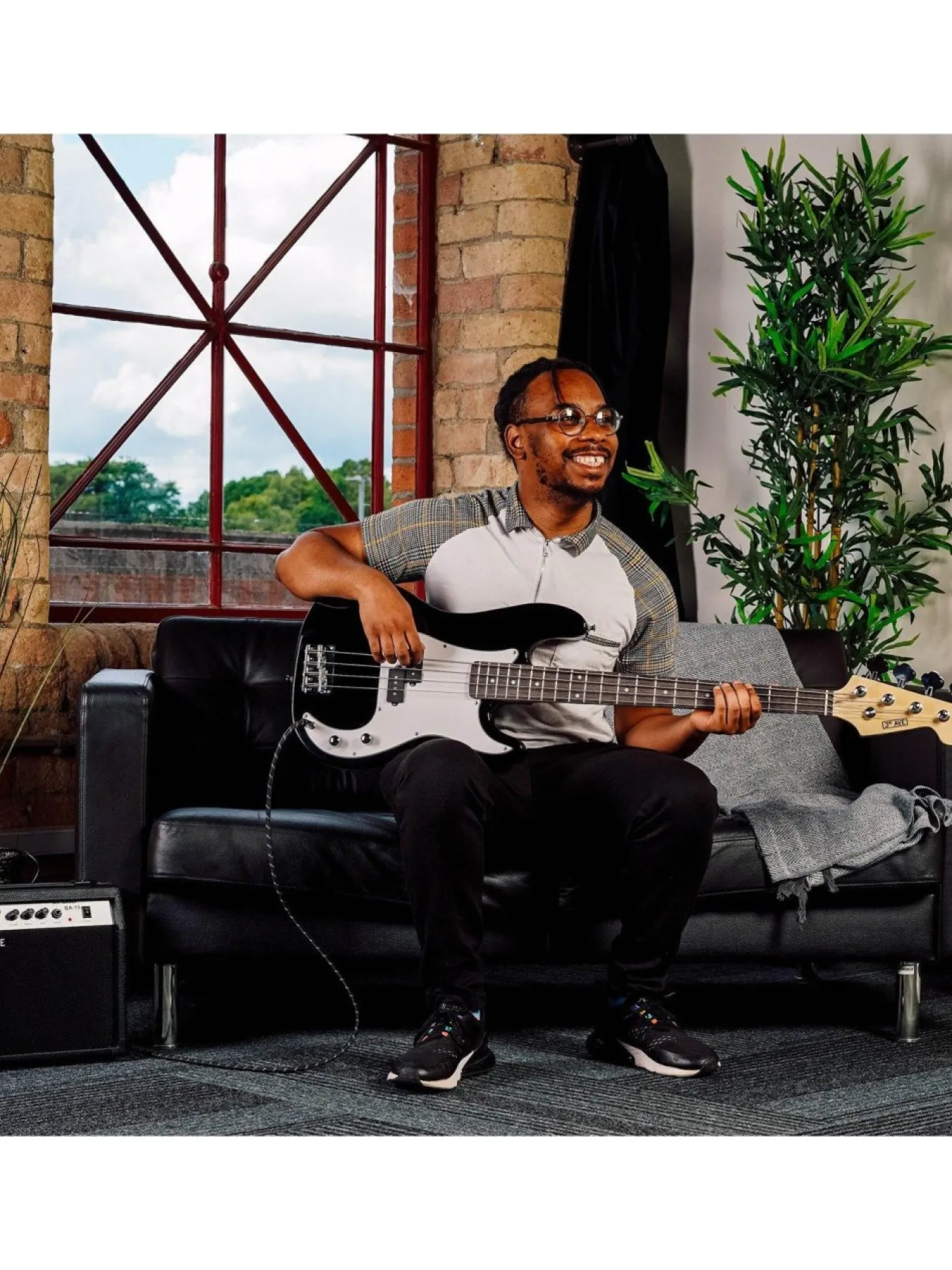 3rd Avenue Rocket Series Electric Bass Guitar Pack* 3Rd Avenue